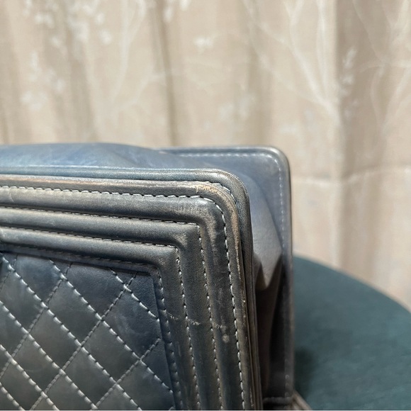 Chanel | Medium Faded Grey Calfskin Boy Flap Bag - Picture 6 of 14